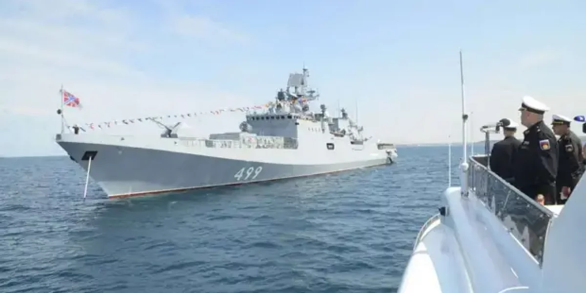 Крупнейшая группировка ВМФ РФ из 12 десантных кораблей действует в Черном море