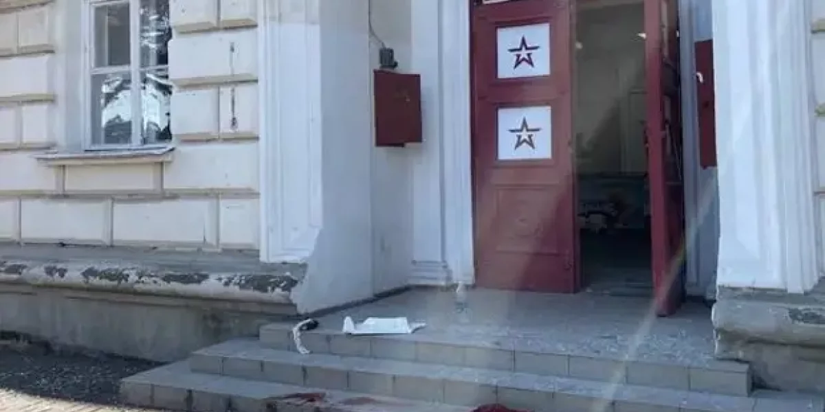 Губернатор Севастополя Развожаев опубликовал снимки из атакованного украинским беспилотником штаба ЧФ