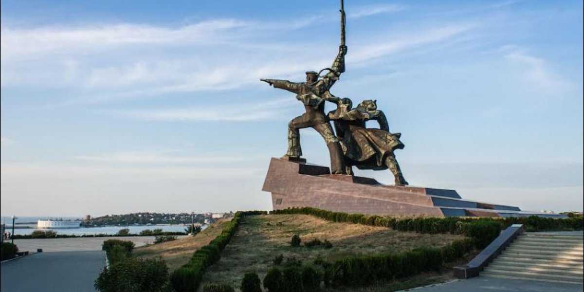 Атака на Севастополь: странные "дыры" в украинской пропаганде