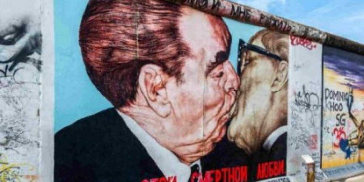  Умер автор самого знаменитого граффити на Берлинской стене