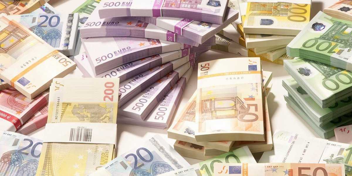 Украинцам посоветовали до сентября снять деньги со всех банков