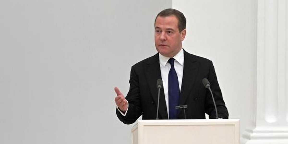 Медведев ответил на слова фон дер Ляйен о возможном введении потолка цен на газ из РФ: «Российского газа в Европе просто не будет»