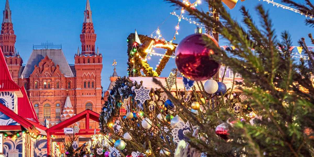 Россиянин попытался поджечь новогоднюю елку на Красной площади