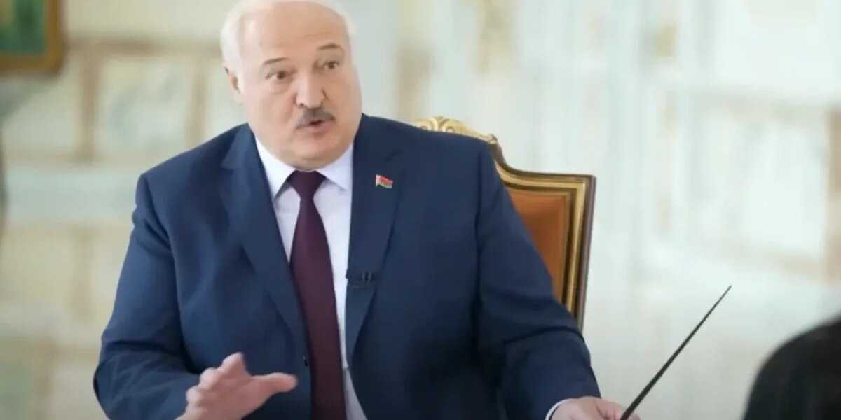 «Нагнетают истерию» Лукашенко назвал глупцами власти Польши и Прибалтики