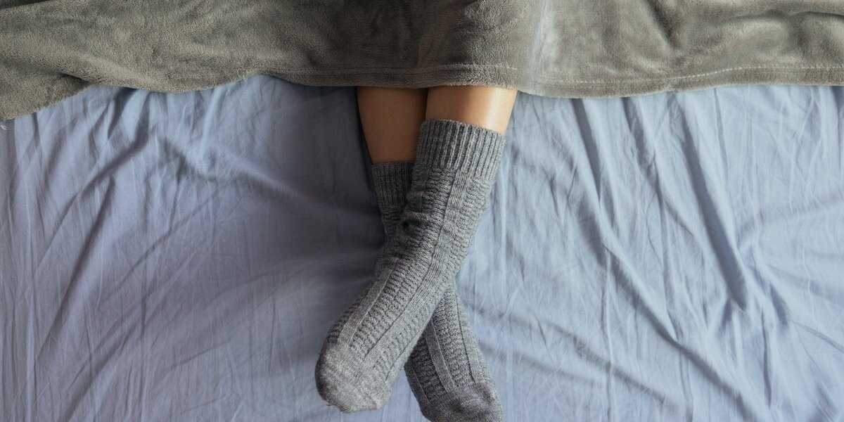 Если вы постоянно спите в носках, то совершенно зря: вот почему это опасная привычка