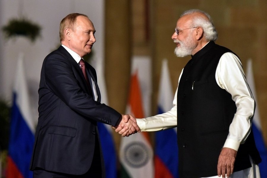 Двуличие Моди проявилось в полной мере - Индия предрекла России упадок, но требует у Москвы еще больше нефти.