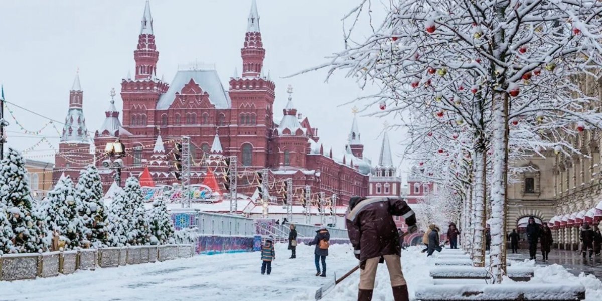 Бывший сотрудник ЦРУ восхищён чистотой городов России и как русские хотят вернуть себе былое величие