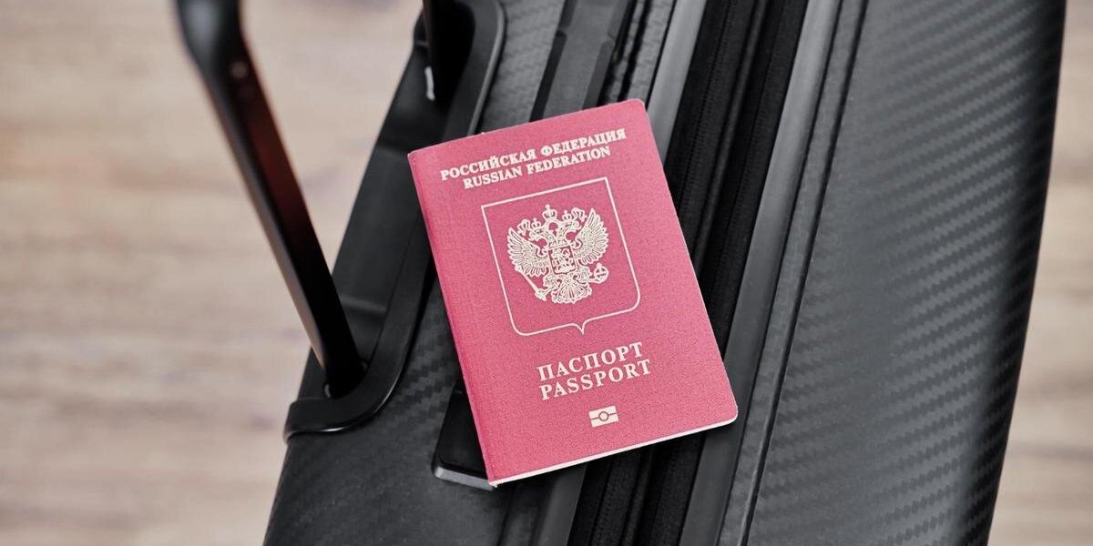 Кто обязан сдать загранпаспорт, кого не выпустят за границу: новые правила для россиян с 11 декабря 2023 года