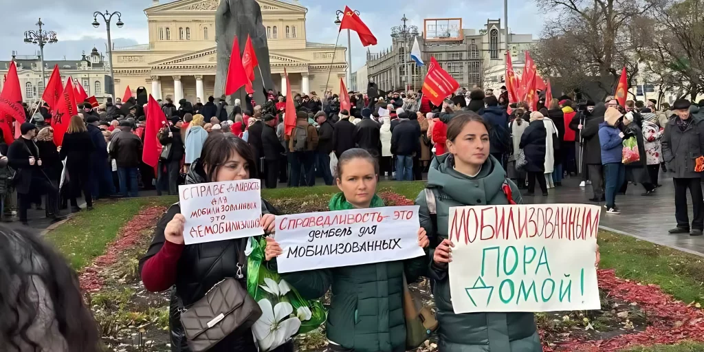 Кресло в обмен на автомат: жены мобилизованных просят провести ротацию.