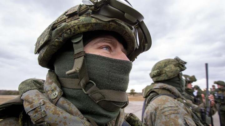 Киев готовит вторжение в Белоруссию, Зеленский отрицает потерю Крынок и легализует наемников в Нацгвардии: Горячая СВОдка