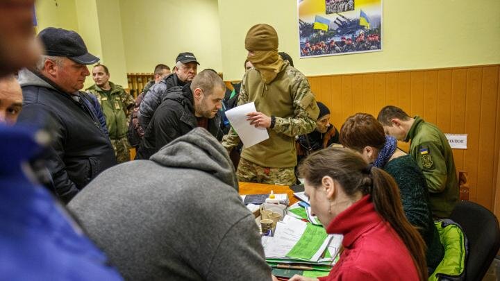 "Революция гидности" в обратную сторону: Западная Украина бунтует, люди передумали умирать за Зеленского и Запад