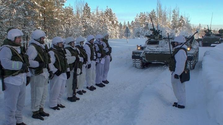 Необучаемые: "Уставщина" в армии привела к новым жертвам при построении в ДНР