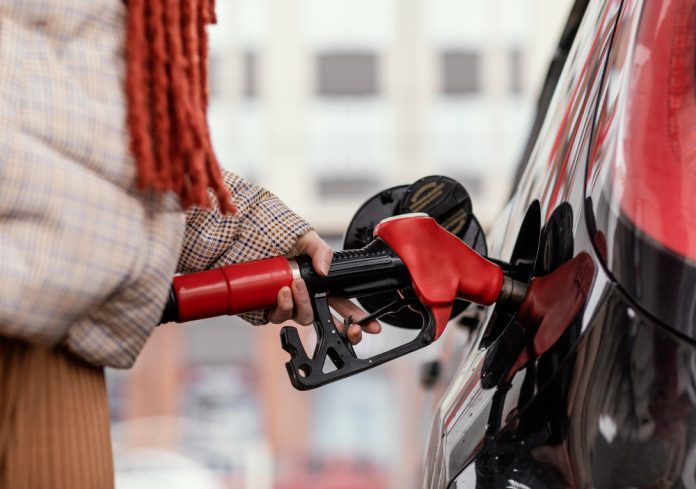 Новые цены на бензин по-настоящему удивили: первый рост весны