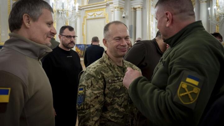 Сырский не просто так "пропал", его не убили. Главком ВСУ приступил к реализации своего плана