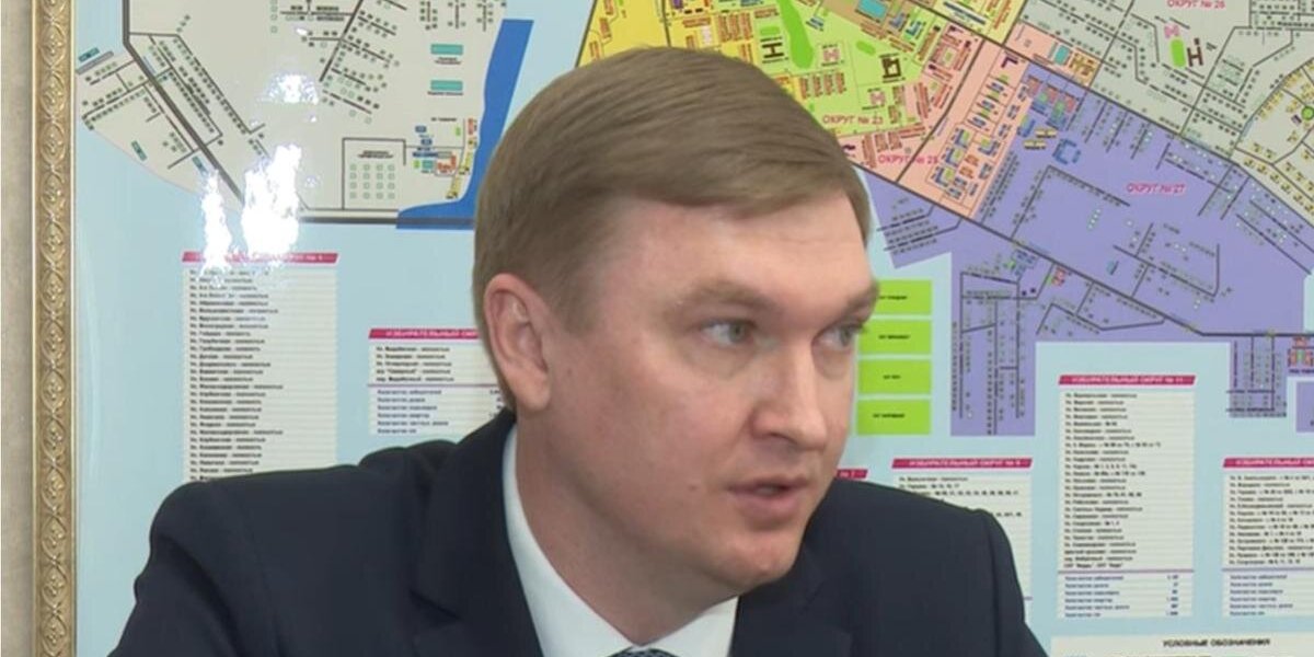 Первый заместитель мэра по ЖКХ Сергей Лавров пообещал жителям Бердска отключение горячей воды и большое количество перерытых улиц