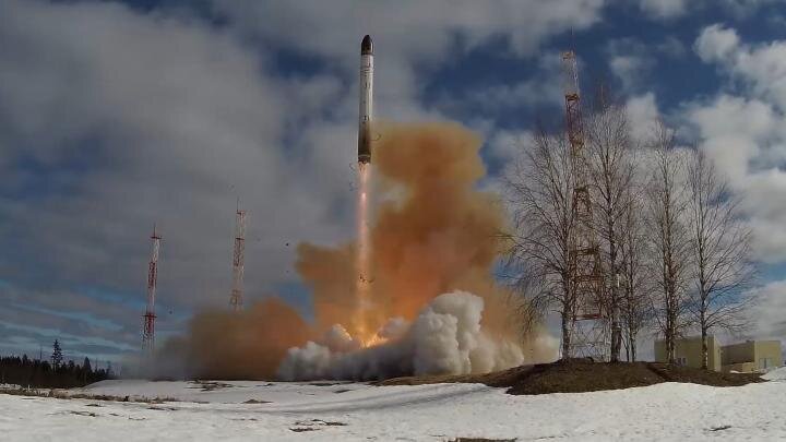 Уничтожить Францию за секунды. Воронка от удара "Сармата" проглотила все амбиции генералов НАТО