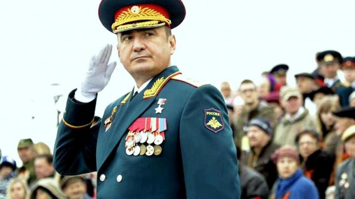 Шойгу сменит "любимый генерал" Путина? Слухи о кадровых перестановках в Минобороны становятся явью