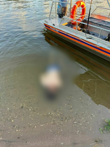 В Уфе водолазы извлекли из реки тело подростка