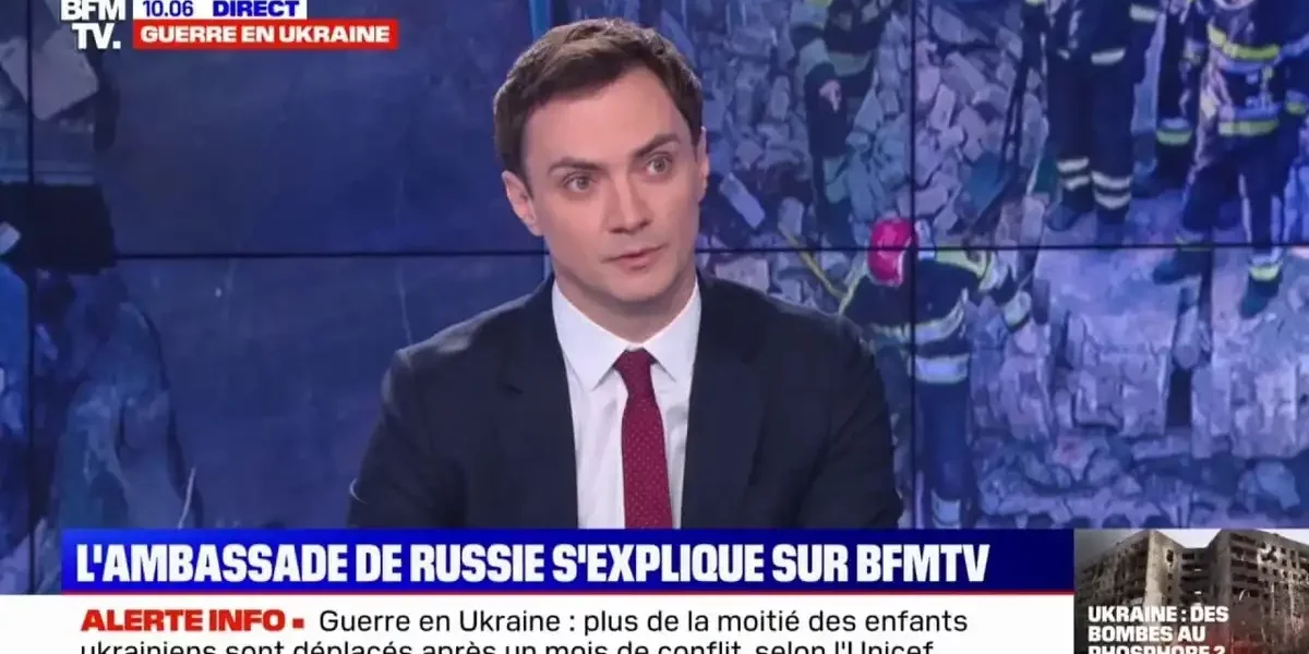 "А нас то за что?": После слов российского посла во Франции на местном ток-шоу, в студии случился коллективный обморок