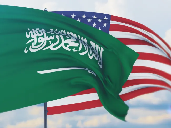 Саудовская Аравия отходит от Вашингтона и доллара