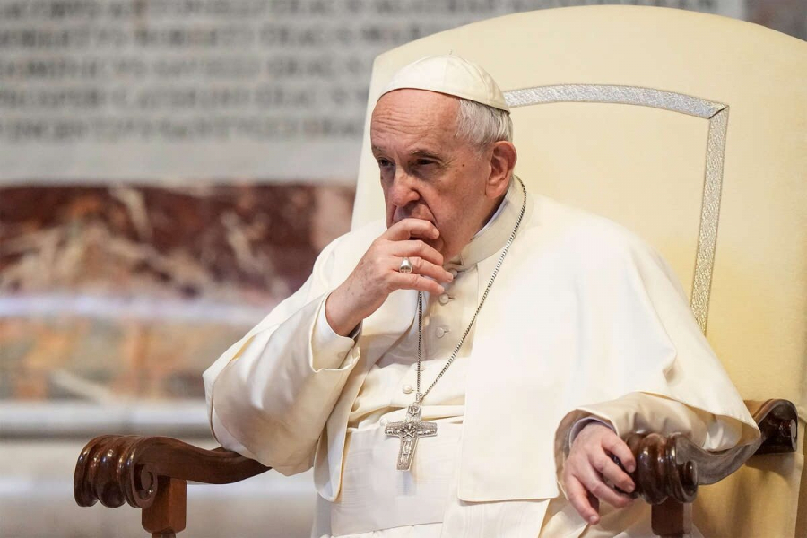 Папа римский призвал сократить проповеди, чтобы люди не засыпали