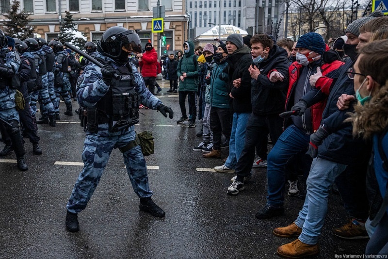 Начнутся протесты, власть рухнет, Путин уйдёт: По Сети ходит "план перемоги"