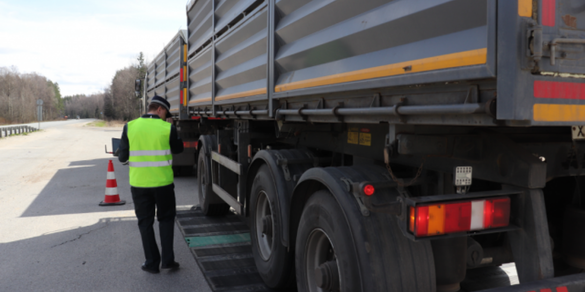 Из-за жары в Ярославской области запрещено движение грузовиков