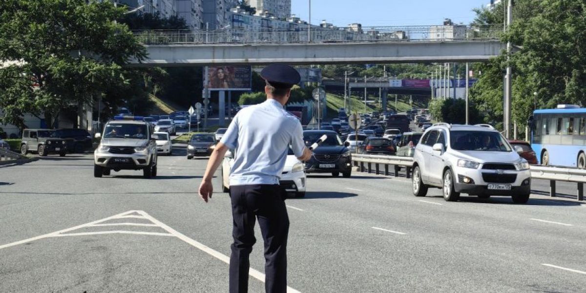 Во Владивостоке началась облава на таксистов