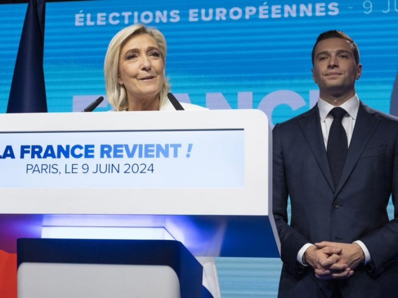 Крайне правые Франции набирают исторические 34%, страна вступает на неизведанную территорию