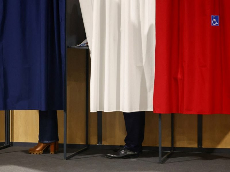 Крайне правые Франции набирают исторические 34%, страна вступает на неизведанную территорию