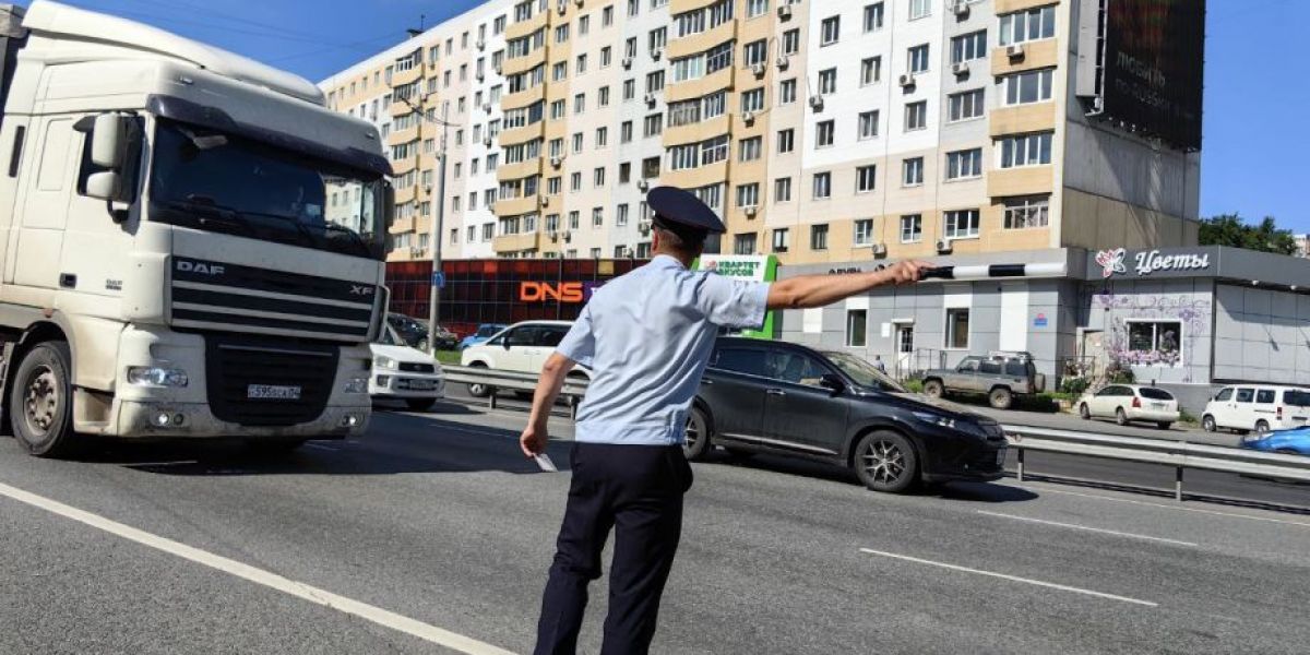 Во Владивостоке началась облава на таксистов