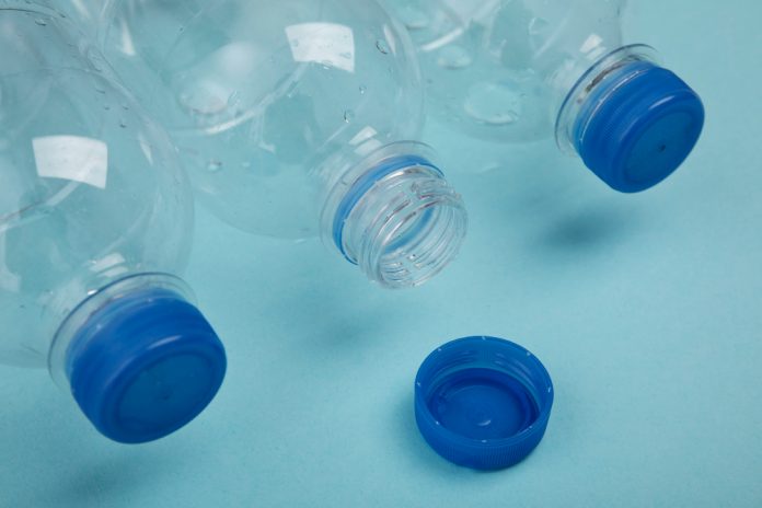 Превратите пластиковую бутылку в спасительное устройство: лайфхак, который пригодится в любой ситуации