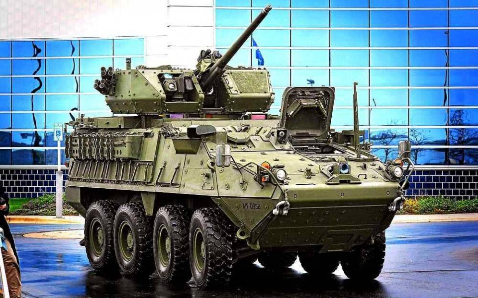 Наш БТР пушкой в 30 мм расстрелял Stryker?