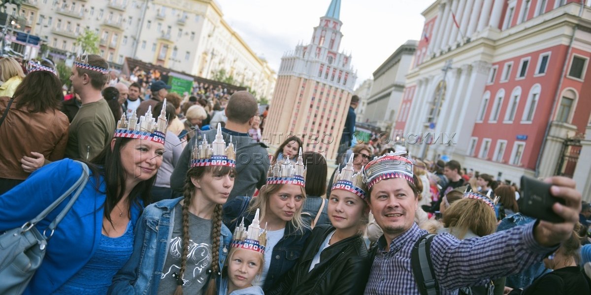 Итальянцев поразило в РФ несколько вещей, но вот насчёт мужчин они ошибаются, не тех и не там выбрали для интервью