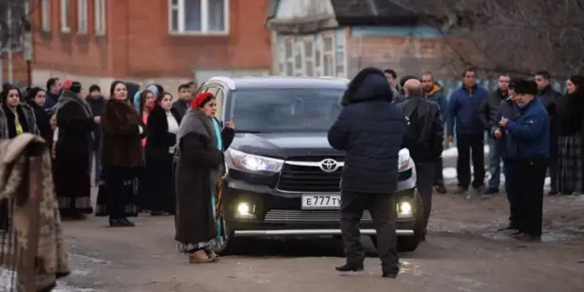 "Казнить всех цыган, и мужчин, и женщин". Откуда цыгане бежали в Россию? И почему они не служат в армии?