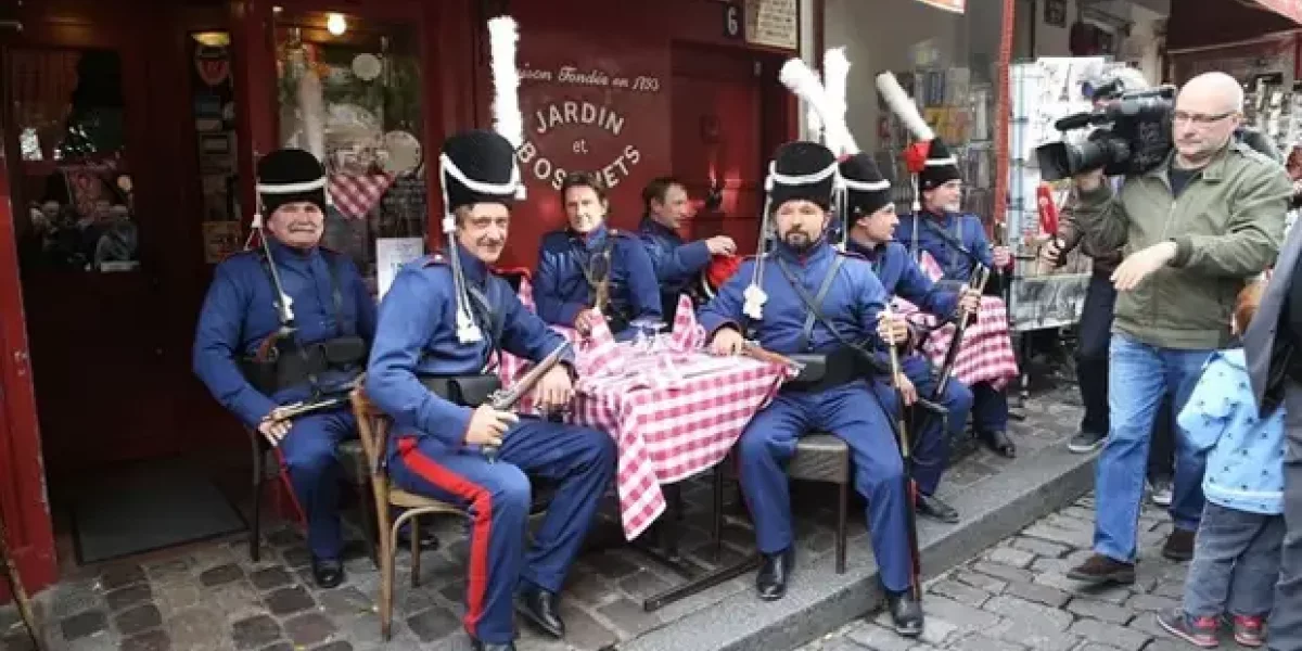 Купались голыми в Сене. Но чем больше всего запомнились казаки в Париже в 1814-м