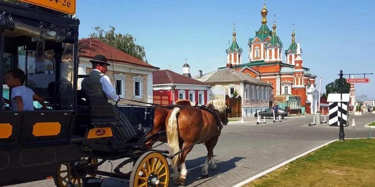 У воспитателя подруга выманила всю президентскую выплату более 7 млн рублей