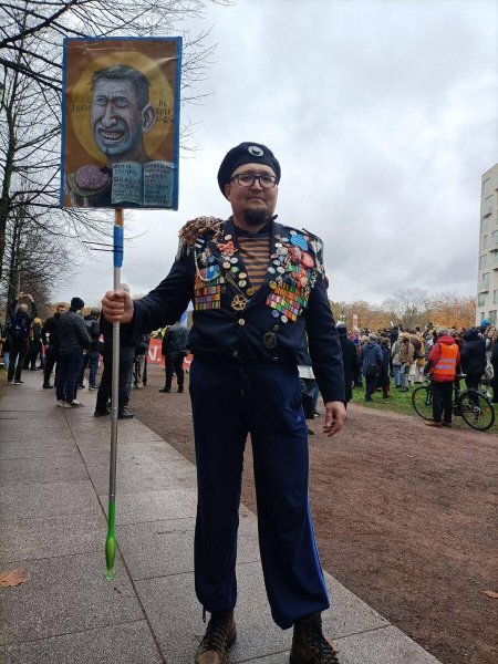 За кого или против кого были митинги русских в Европе