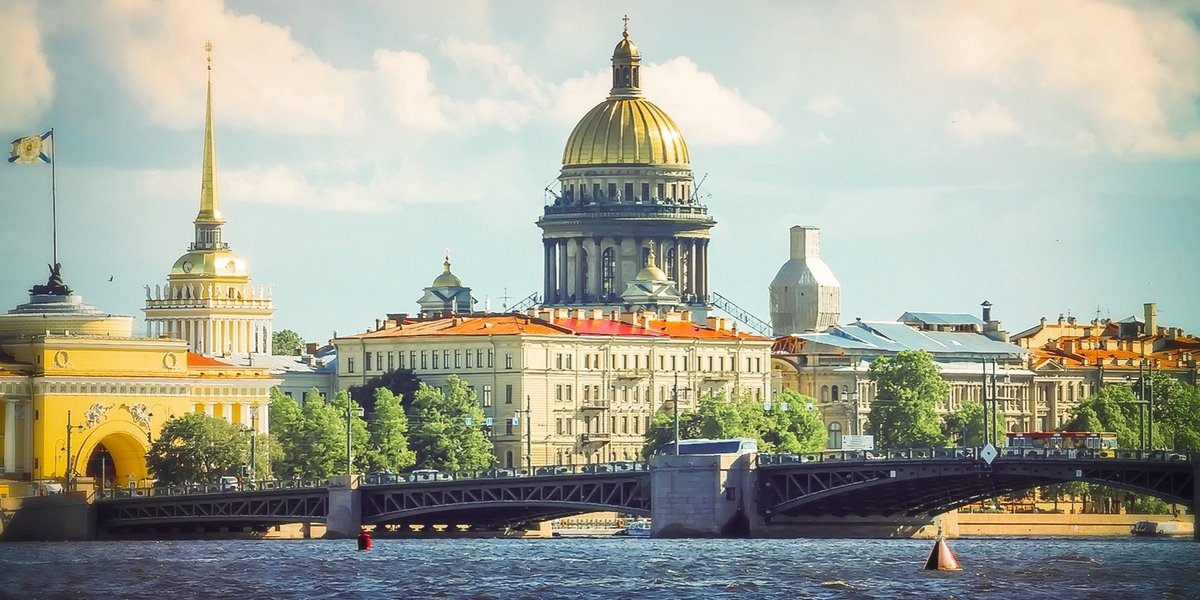 Итальянец и не думал что эта поездка в Петербург так изменит его жизнь и теперь Италия для него только для отдыха