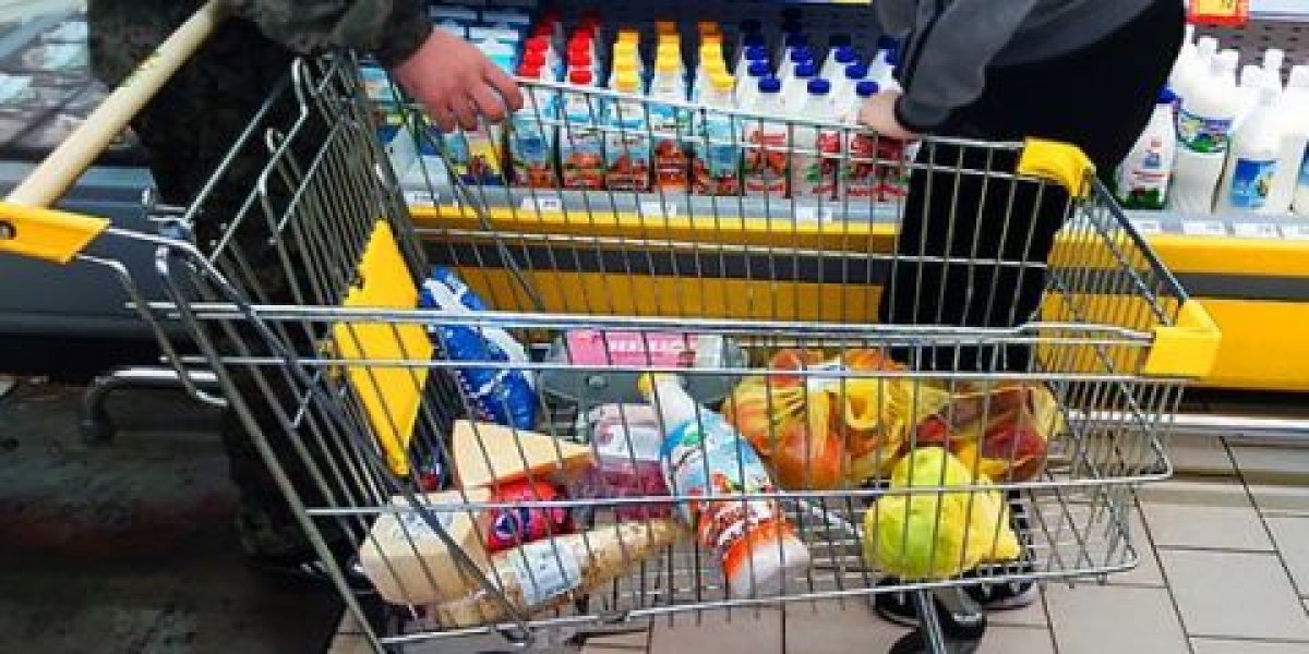 Россиян ждёт бурный рост цен на продукты — экономист