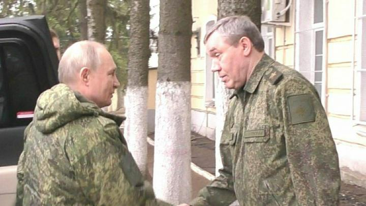 Путин надел военную форму: в Кремле приняли решение по перемирию? Киев "прогибают" на отказ от территорий. СВОдки с фронта