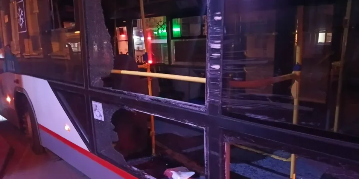 Девочка попала в больницу после ДТП с пожарной машиной и троллейбусом в Краснодаре