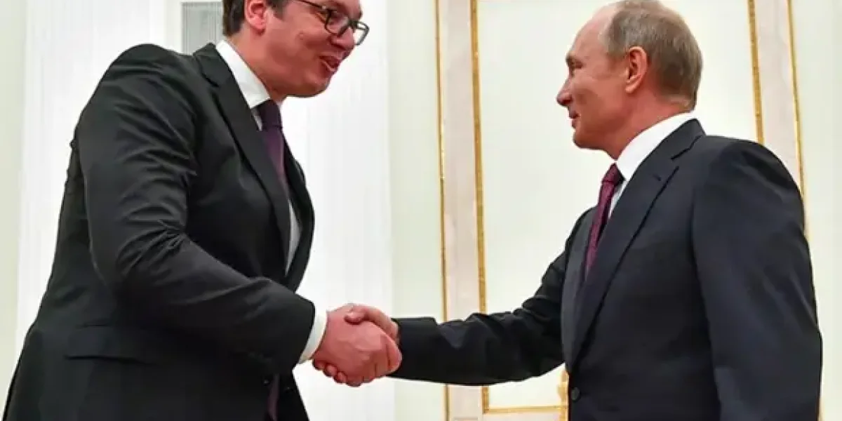 Вучич улыбается Путину, а сербские снаряды идут Зеленскому. Наша разведка не выдержала
