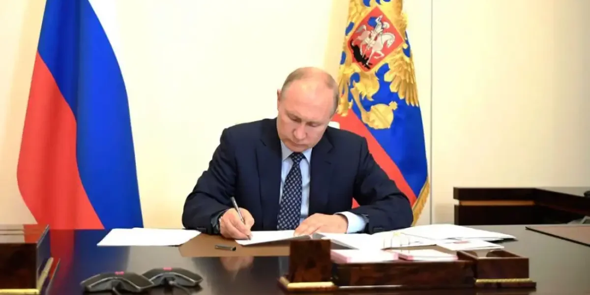 Вот вам фон переговоров: Путин одной подписью унизил одних и испугал других