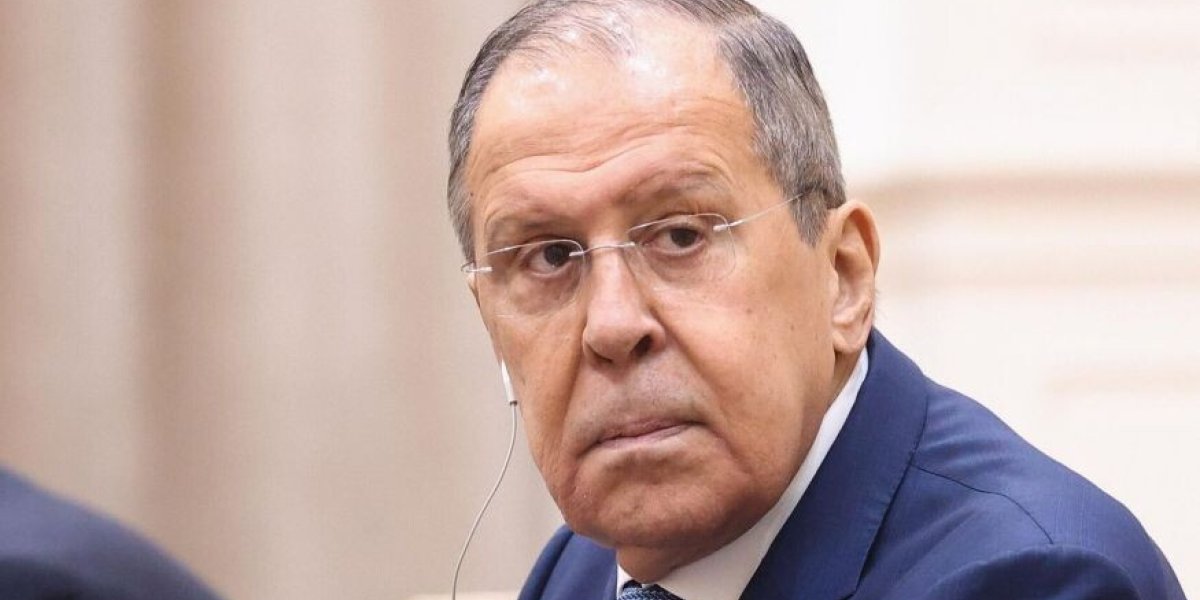 «Подготовка РФ меморандума по конфликту в продвинутой стадии»: Лавров обсудил легитимность Зеленского