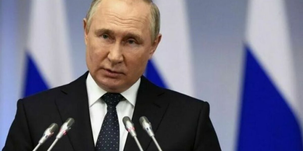 Летнее наступление началось. Путину приносят неправильные доклады: «Кремлёвская табакерка»