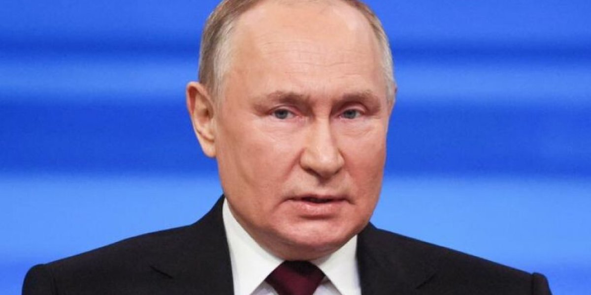 «Путин не ездит на фронт и это очень смело. Зеленскому, находящемуся рядом с фронтом, далеко до него»: эксперт