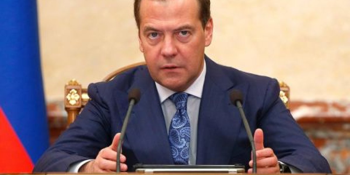«Легитимация»: Медведев объяснил рвение Зеленского к переговорам с Путиным и Трампом