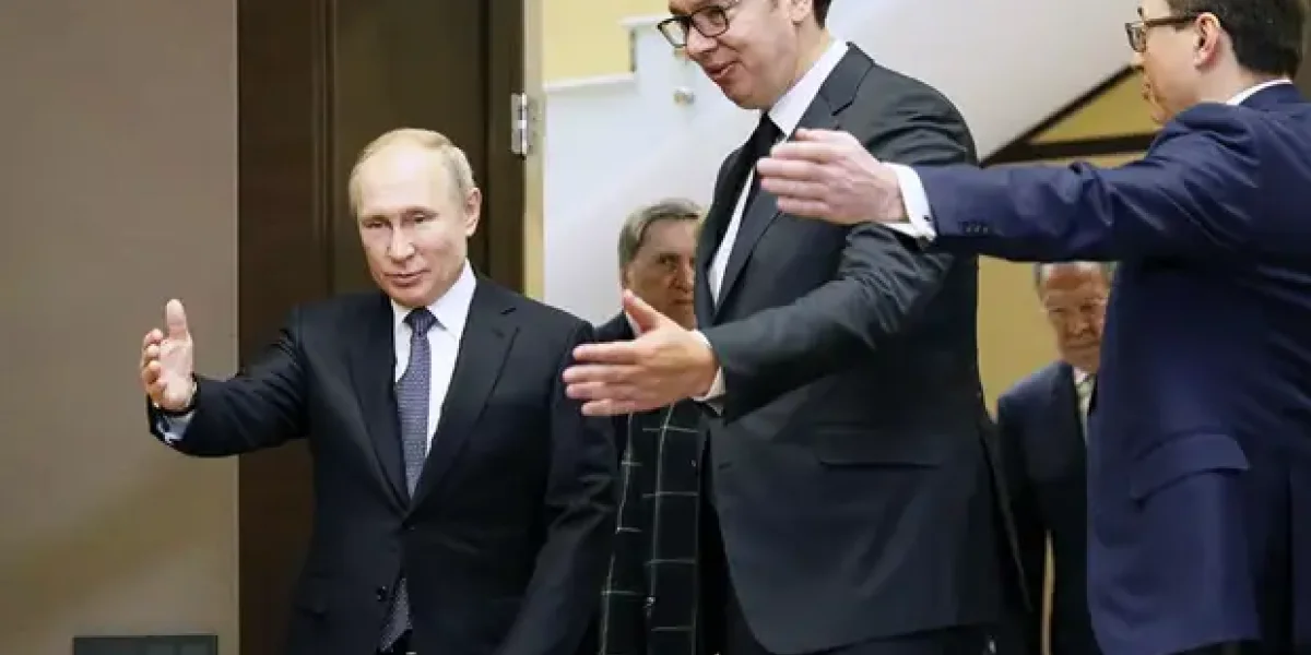 Вучич улыбается Путину, а сербские снаряды идут Зеленскому. Наша разведка не выдержала