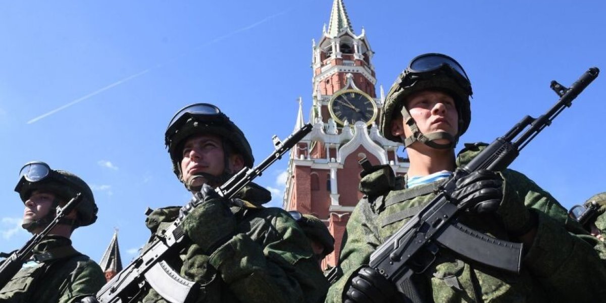 «У границ неспокойно. Нужна большая и хорошо вооруженная армия»: россиян предупредили о возможной войне
